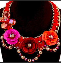 Load image into Gallery viewer, Luxe 3D Rose Statement Necklace
 $30

